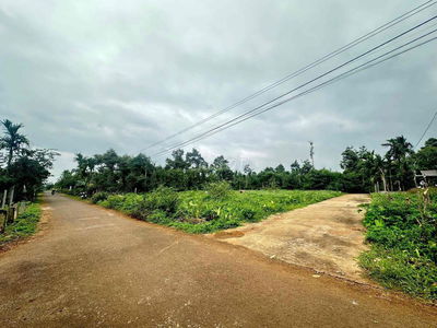 Eatu - kotam đường bê tông - Hẻm cấp 1 Quốc lộ 26.