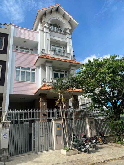 CHO THUÊ BIỆT THỰ CÓ THANG MÁY KDC HIM LAM 10x20m