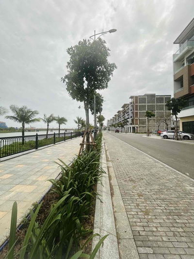 BÁN GẤP TOÀ SHOPHOUSE 5 TẦNG VIEW ĐẢO KIM CƯƠNG. DT: 105M2 (5x21)