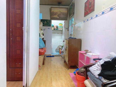 Giáp Quận 6 - Ngang Bề Thế 7m - Diện tích Hơn 70m2 - Ô Tô Đỗ Cửa