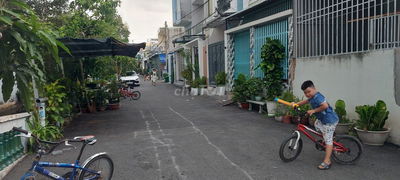 Mình cần cho thuê nguyên căn 3 phòng gần cổng chào bình dương