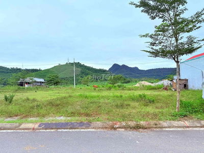 bán lô đường quy hoạch 5,5m trung tâm thị trấn