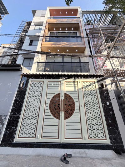 BÁN NHÀ GẦN AEON MALL – 4X11.5M, 4 TẦNG, HẺM XE HƠI, GIÁ 7.5 TỶ!