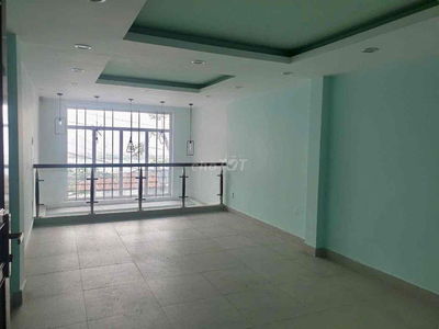 Sàn 80m2 văn phòng làm việc trong giờ hành chính