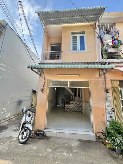 Bán nhà mặt tiền hẻm xe hơi, Căn góc cách đường chính 30m