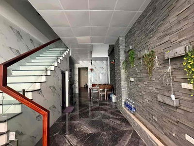 siêu phẩm đức thượng cách quốc lộ 32 500m