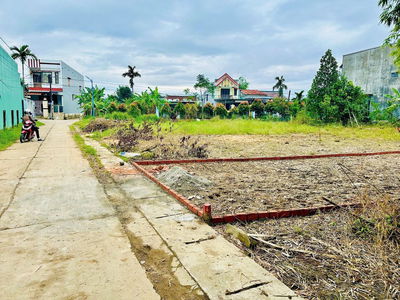 EM MINH BÁN 1 LÔ ĐẤT LIỀN KỀ DT 130M2 GIÁ CHỈ 790TR