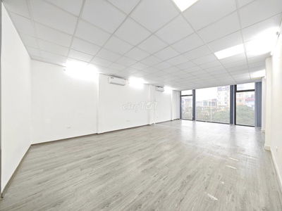 Còn 1 sàn Vũ Tông Phan 120m2 18tr lô góc view kính trần cao 3m3