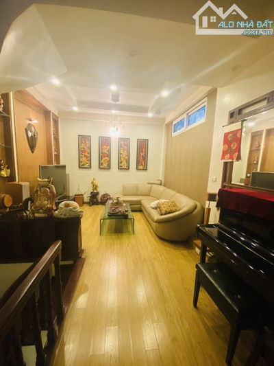 Cho thuê nhà Phố Đào Tấn Ba Đình Diện tích 44m2 xây 4,5 tầng 4 phòng ngủ đầy đủ điều hoà