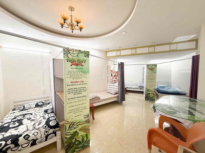 Giường riêng trong phòng tập thể cho nam tại trung tâm Đà Lạt