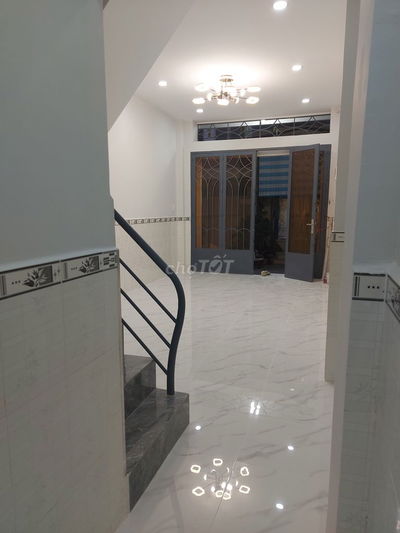 Bán nhà P12, Q6 diện tích 3,55x18m, 1 lầu 4pn và 2wc.
