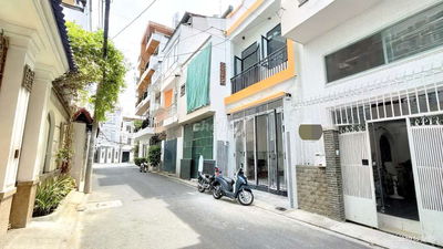 HẺM XE HƠI - NHÀ 2TẦNG -2 PHÒNG NGỦ + 1MBKD