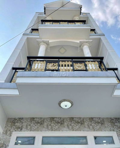 Cho thuê nhà HXH 108/6A Trần Quang Diệu nằm giữa Huỳnh Văn Bánh