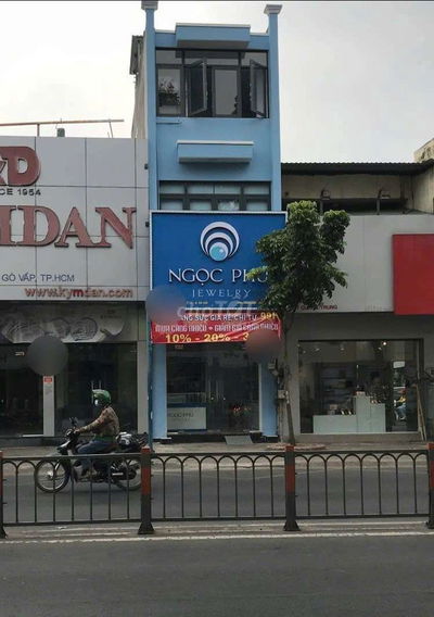 CẦN CHO THUÊ NHÀ MẶT TIỀN VỊ TRÍ ĐẸP NGAY KHU VỰC SẦM UẤT QUANG TRUNG