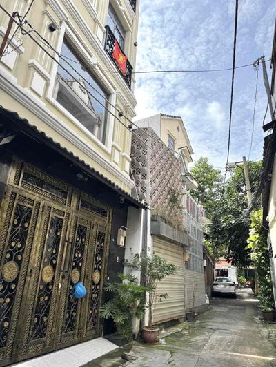 BÙI ĐÌNH TUÝ. NHÀ 4 TẦNG ĐÚC 60M2 NGANG 4,6M. HXH SÁT MT. NHỈNH 8TỶ TL