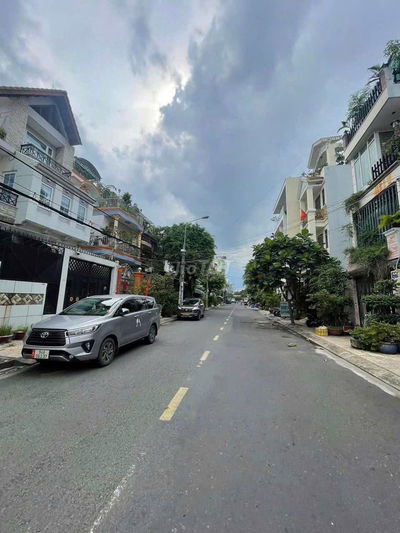 Bán nhà MT đường Số 53C, 5 x 16m, cấp 4, giá 7.5 tỷ. gần Aeon Mall