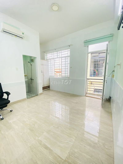 Cần bán CHDV đang kinh doanh 60 triệu / tháng ở Quận 10.