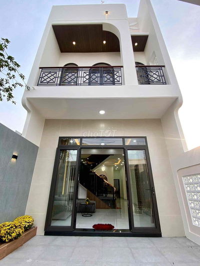 Nhà mới xây ko nhu cầu sử dụng