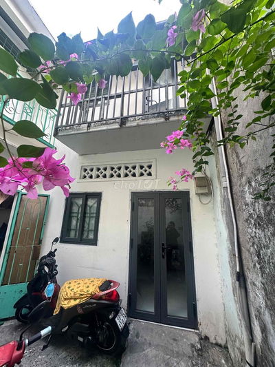 Nhà Nhỏ Quận 10 - Chính chủ cần bán