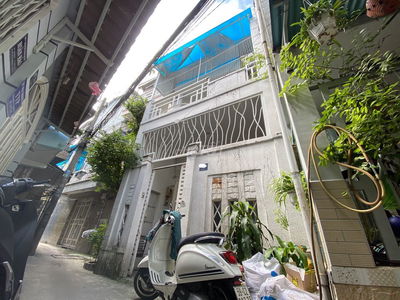 Cho thuê nhà đẹp 55m2, Trần Xuân Soạn, Quận 7, ngay ĐH Tôn Đức Thắng