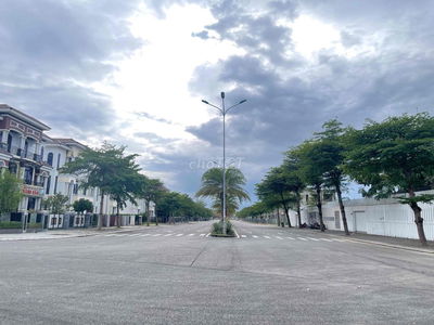 GOLDEN HILL TRỤC ĐƯỢC SĂN ĐÓN NHẤT Ở MỌI THỜI ĐIỂM