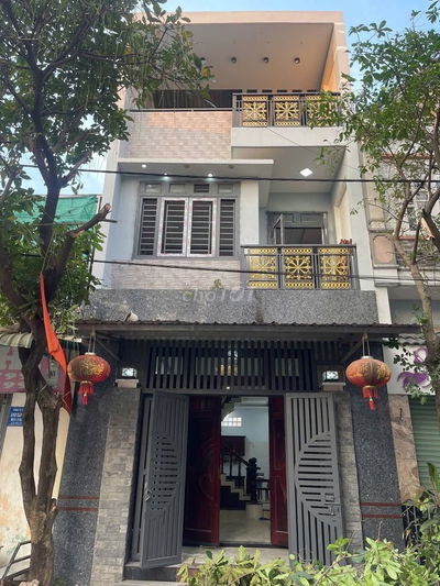 cho thuê nhà 2 lầu gần đường ống nước Đông Hòa.