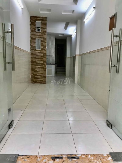 Cho thuê nhà nguyên căn hẻm xe hơi đường Tô Hiệu