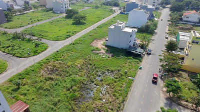 ĐẤT MẶT TIỀN NGUYỄN VĂN KỈNH –  CÔNG VIÊN HỒ SINH THÁI, CHIR 240TR/M2