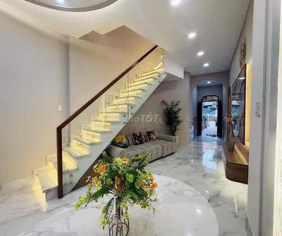 Q11 Nhà Mới Đón Tết - 38m2 - 2 Tầng 3PN 2WC - HXH Có Sân Riêng