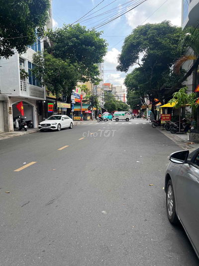 Cho thuê nhà MT Nguyễn Minh Hoàng - 6x21m. 1 hầm 3 tầng - 44tr