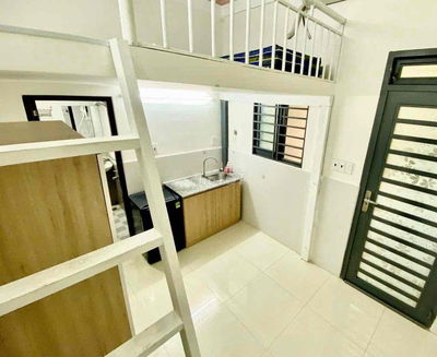 CHO THUÊ CĂN HỘ CAO CẤP CÓ CỬA SỐ BAN CÔNG LỚN