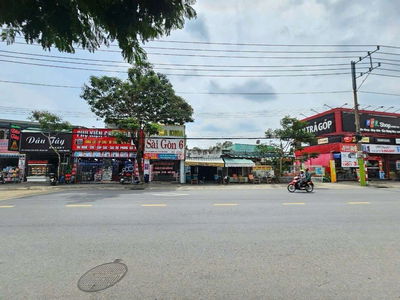 Nhà phố 220 ngang 7,5m đuòng Nguyễn Trãi ngay ngã tư Đồi Mồi Tp Dĩ An