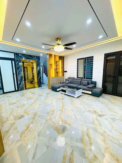 Siêu Phẩm 6 Tầng Thang Máy Phố Nguyễn Văn Cừ Giá 8,95 Tỷ Nhà Mới Koong