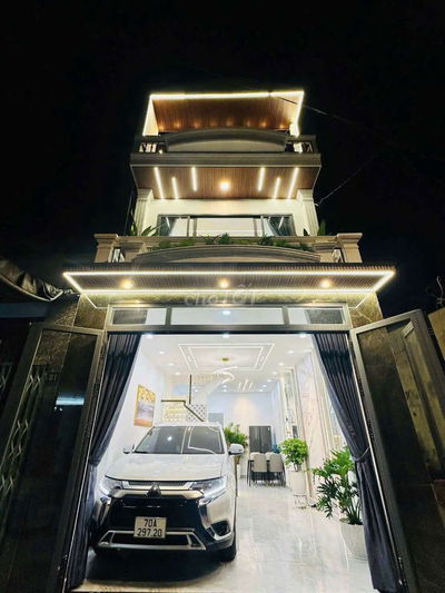 4TY5 GÒ VẤP NGUYỄN DUY CUNG OTO VÀO NHÀ