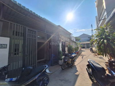 NHÀ CẤP 4 CHO THUÊ NGUYÊN CĂN TẠI HẺM 855 ĐƯỜNG NGUYỄN BÌNH