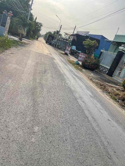 Ngộp Nợ bán gấp nhà mặt tiền nhựa 9m giá 2,55 tỷ ngay TT Rạch Kiến mới