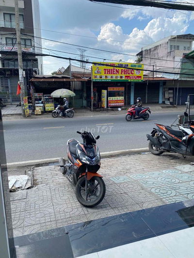 Cho thuê nhà mặt tiền Quốc Lộ 50 chính chủ giá tốt.