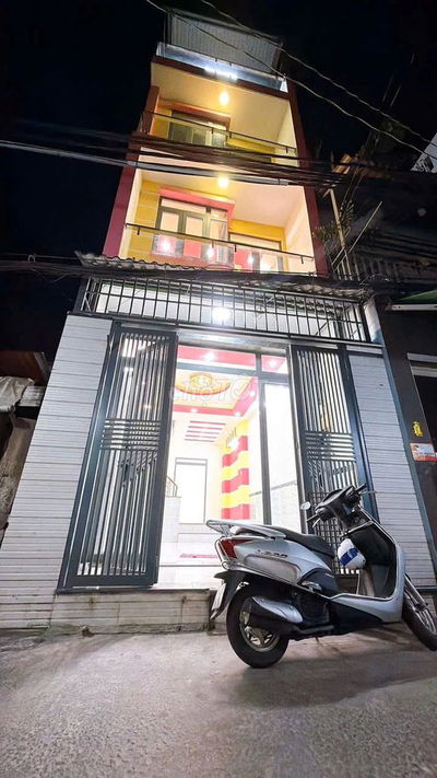 Nhà Nguyên Căn Đường Đoàn Văn Bơ - 4PN 5WC - 4x14m