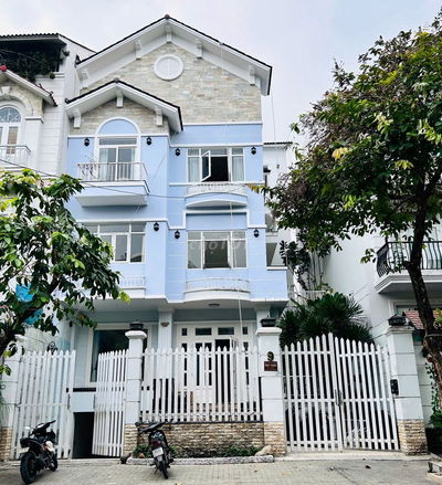 NHÀ ĐƯỜNG PHỔ QUANG 10X22M HẦM TRỆT 3 LẦU CHO THUÊ'
1