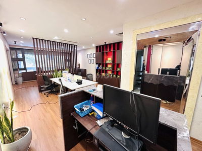Văn phòng 50-70m2 tại 28 Nguyên Hồng, Trung Tâm Đống Đa, vào được luôn