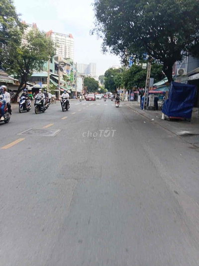 Bán gấp căn góc 2MT đường Nguyễn Thái Bình