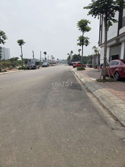 BÁN NHÀ NGỌC THỤY LONG BIÊN GARA Ô TÔ THANG MÁY 50M 5 TẦNG GIÁ 9,8 TỶ