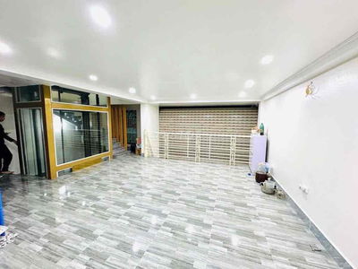 nhà 5T Hồ Tùng Mậu - sát vách đh Thương mại mới đẹp gần phố chỉ 8 tỷ