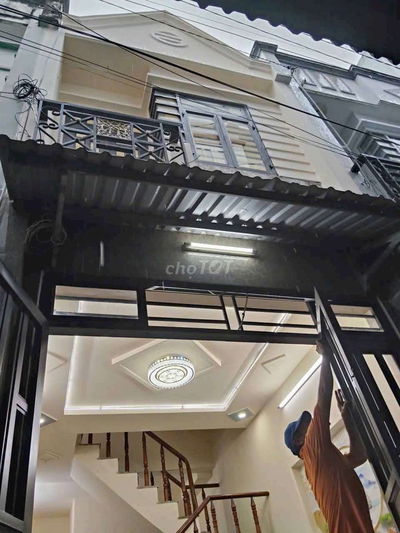 Chính chủ bán .Nhà đẹp quận 12.gần hiệp thành city