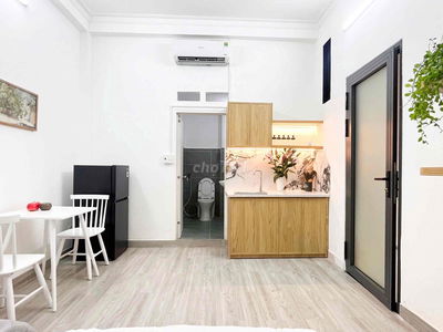 CHDV FULL NỘI THẤT NHƯ HÌNH MỚI XÂY GẦN VÒNG XOAY DÂN CHỦ