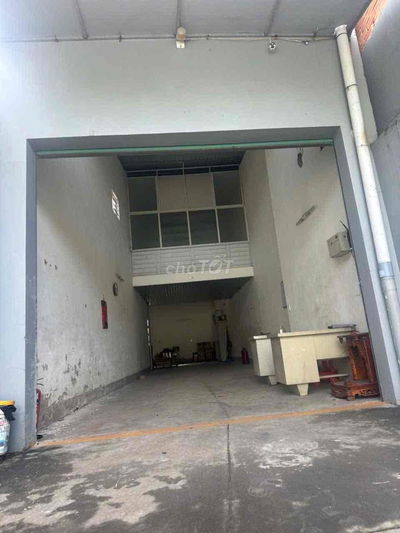 kho xưởng mới thoáng.phù hợp làm kho hay chứa hàng