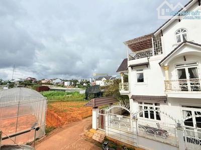 ( QUÁ RẺ ) Villa - Hai mặt tiền,Hẻm ô tô lớn - Sổ riêng - đường Lý Nam Đế, Phường 8 Đà Lạt