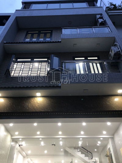 Cho thuê nhà đường Nguyễn Gia Trí, P.25, Q. BT, 8x18m, Hầm Trệt 3 Lầu