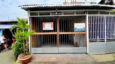 Nhà cấp 4 mặt tiền sông bờ kè chợ Phong Mỹ 3 phòng ngũ..2 tollet