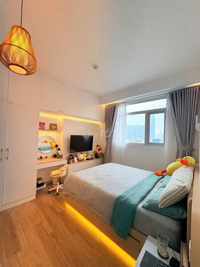 Chính chủ cho thuê căn 3PN-2WC Paris Hoàng Kim. Nhà mới, full nội thất